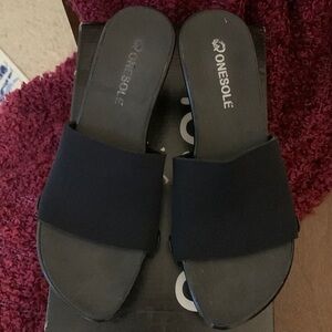Ladies size 7 Onesole wedges with 5 additional changes